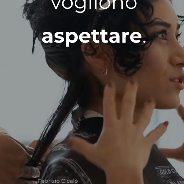 Molte clienti oggi non vogliono “aspettare che crescano”.

Vogliono sentirsi diverse subito.

Più fe