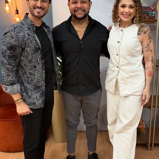 Hoje tivemos o grande prazer de participar do progama na @tvmanaira com @aldogaldino e @desireefala 
