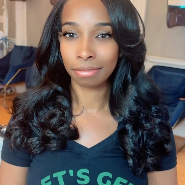 Extentions @blushplatinumstar 
Location @blushbeautybarsalon 
#melissamariabrand #blushplatinumstarv
