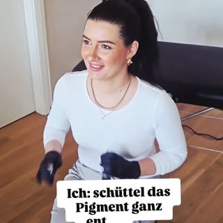 🎨 Während ich die Farbe vorbereite, laufen im Kopf schon die nächsten Schritte ab…

Jede Kopfhaut e