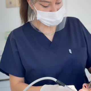 🦷 Kanal tedavisi, dişin iç kısmındaki enfeksiyonun temizlenerek dişin doğal yapısının korunmasını s