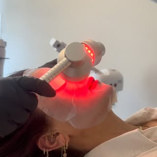 İşlem sonrası red light tedavisi. #redlighttherapy #yüzgençleştirme #zaffiro