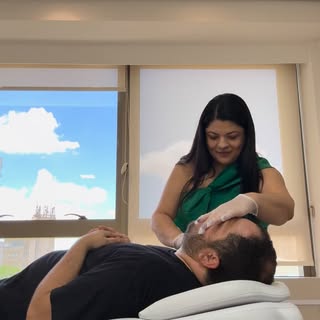 Tratamento para preencher falhas e aumentar densidade da barba.