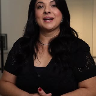 Calvície não tem cura.
E eu sempre faço questão de dizer isso com clareza.

A alopecia androgenética
