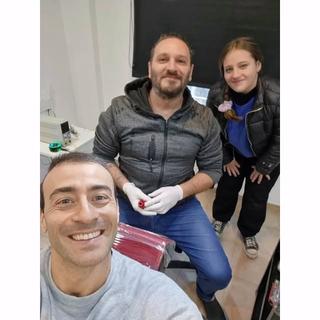Atendiendo al dr. @diego.casermeiro 
Agradezco a cada cliente que confía en nuestro trabajo, a los c