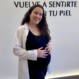 Empezando el año con mucha ilusión 🤍🐣 Iré compartiendo por aquí también temas de piel y embarazo. 