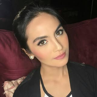 Sekali-sekali gpp ya.... Hahahaha

Super love the look! Thank youu soo much @dmuaofficial💕 
If you’