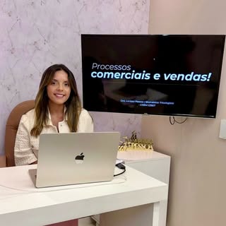 Hoje eu ministrei minha primeira aula sobre processos comerciais e vendas para as mulheres da @pulse