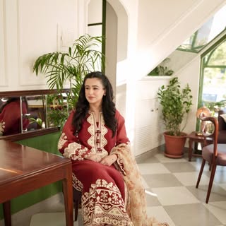 Eid mubarik.

👗 @saniamaskatiya
💄 @makeuptimebyayesha
📸 @raheemasafdar_