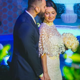 27/07/26🤵🏼👰🏻‍♀️💍
Hoje completamos 2 anos de casados. 
Nossas bodas de algodão.. 

Em meio à cor