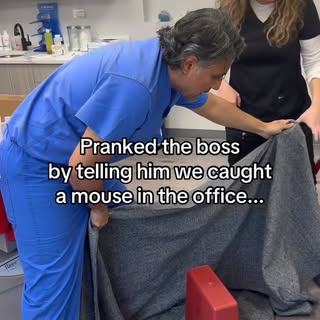 He is so done with us 😂

#boss #plasticsurgery #doctor #funny #officehumor  #prank #medspa
