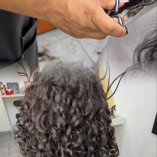 ✨Existem clientes que não apenas agendam um horário. Elas escolhem viver uma experiência de cuidado.