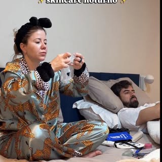 Lembrete 01: fazer o skincare antes de dormir. 

Lembrete 02: ignorar o marido enquanto você faz seu