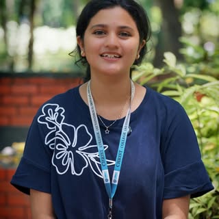 Frizziness-നെക്കുറിച്ചുള്ള ആശങ്കകൾക്ക് ഇപ്പോൾ ശരിയായ ഒരു ഉത്തരമുണ്ടായി. ക്രൈസ്റ്റ് കോളേജിൽ തവനിഷിന്റ