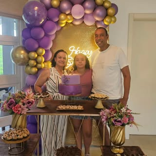Filha como o tempo passa rápido já se passaram 12 anos desde que recebemos a graça de ser teus pais 