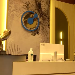 Where precision meets care.
Step inside a space built around one thing: your results. From sterile, 