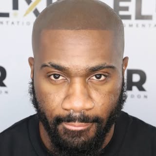 Barber edge up hairline up hairline ⚔️

Unbelievable difference swipe left to see the before image. 