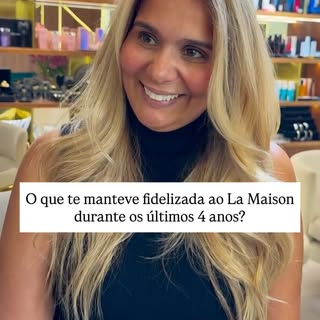 Hoje, a Tânia casa-se. E o cabelo dela, em um dos dias mais importantes da sua vida, esteve nas mãos
