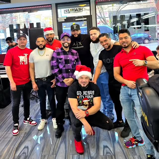 👏LIVING THE DREAM & SHARING IT WITH A GREAT TEAM! SHOUTOUT TO THE HEADRUSH TEAM 👏 HAPPY HOLIDAYS �