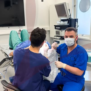 At Aethra Clinic, every hair transplant is personally performed by Dr. Metehan Ayaloğlu using the Sa