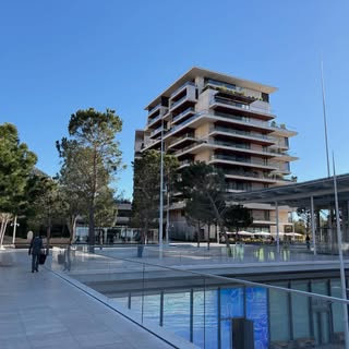What a way to begin the day! A beautiful walk to the @amwcmonaco conference, followed by an insightf