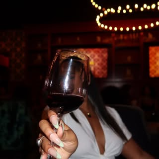RARE SELECTIONS WINE TASTING @sugarroomhtx 🍷✨

Add this to your summer Bucketlist Greedy Girls!! 

