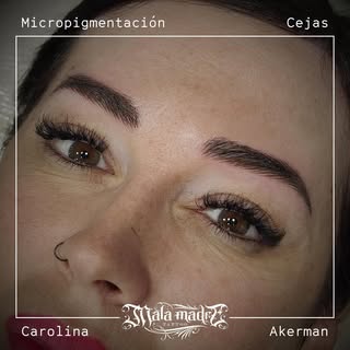 Una mirada hermosa se completa con unas cejas cuidadas.👁️✨

La técnica de micropigmentación permite