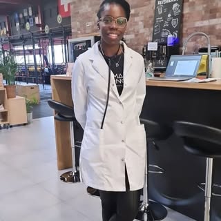 Ce week-end à Paris, j'ai eu l'honneur de donner une conférence à la @naturalhairacademy, le plus gr