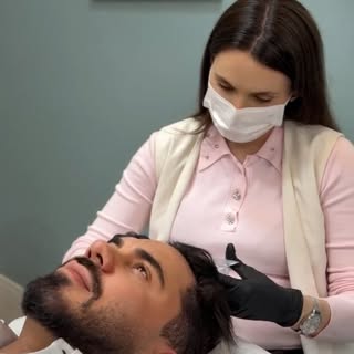 ❌ MITO ou ✅ VERDADE? 👀

Nem todo problema capilar precisa de transplante.

Com o tratamento certo, 