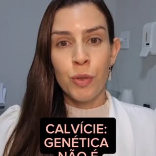 A genética exerce um papel importante no processo da calvície, contudo ela não precisa ser uma sente