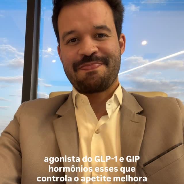 A queda capilar após o uso de Mounjaro não é efeito direto do medicamento — é consequência do impact