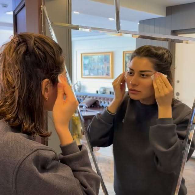 Kendime bahar hediyesi verdim 🌸
Biraz botoks, biraz gençlik aşısı…
Sonuç: daha dinlenmiş bir yüz ✨
