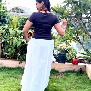 Some songs make you dance without a reason. 🌼🎶
A little rhythm, a little happiness. 💃🤍
Vibing to