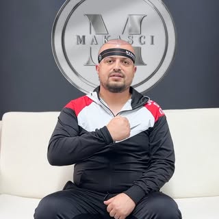 Rezultatet më të mira për flokët dhe mjekrën tuaj me Murat Makascı 💫

I gjithë ekipi i Klinikës Mur