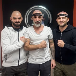 Rezultatet më të mira për flokët dhe mjekrën tuaj me Murat Makascı 💫

I gjithë ekipi i Klinikës Mur