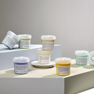 Cuida tu cabello con lo mejor ✨
Descubre la línea Essential Haircare de Davines, diseñada para satis