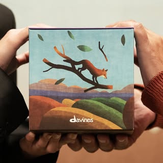 Encuentra el detalle festivo perfecto con @davinesspain 
Un regalo que habla de cuidado, cultura y 