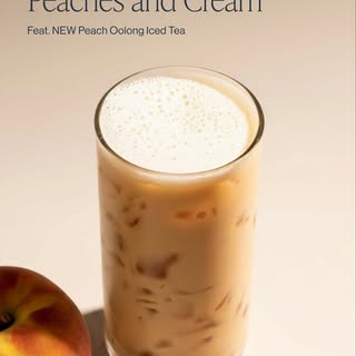 Equal parts sweet and spicy, this endlessly drinkable take on a classic fruity dessert is made for h