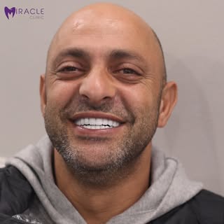 في ميراكل كلينيك ، نؤمن أن الابتسامة ليست مجرد تفاصيل جمالية… بل هي ثقة وحضور وحياة جديدة 🌟

يسعدنا
