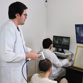 One team, one philosophy of care.

At Instituto Médico del Prado, we believe that hair restoration m