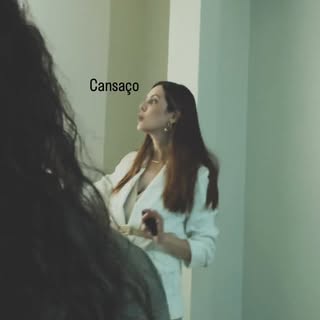 Vitamina B12 e Saúde Capilar 

A deficiência de vitamina B12 pode impactar a saúde dos cabelos e con