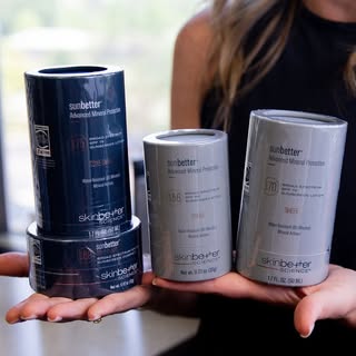Happy long holiday weekend, everyone! 🇺🇸 

A reminder from your dermatologist: spf, shade, hydrate