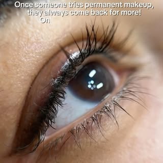 Permanent eyeliner — effortlessly defined eyes, beautifully framed 24/7.
Wake up polished, confident