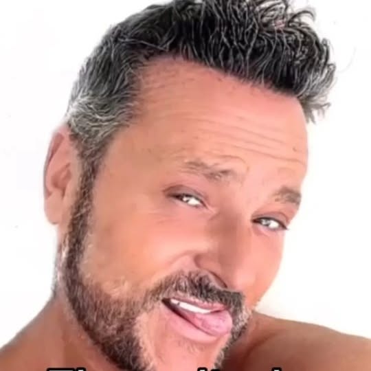 En FUE HAIR TRANSPLANT SYSTEM llevamos 29 años  especializados únicamente en TRASPLANTE CAPILAR.
@na
