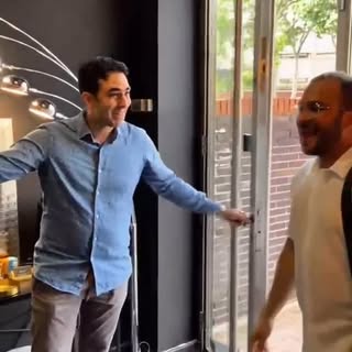 ✨ Miguel Ángel González ha tomado una decisión valiente: recuperar su cabello y su confianza.
En Oni