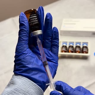 Introducing Dutexome !! A revolutionary hair treatment for hair thinning and hair loss . 
This is a 