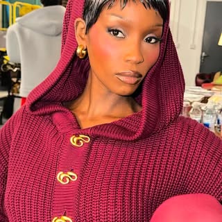 I’m not just a stylist — I’m a lace wig problem solver. ✂️

When a unit looks heavy, dated, or “off,