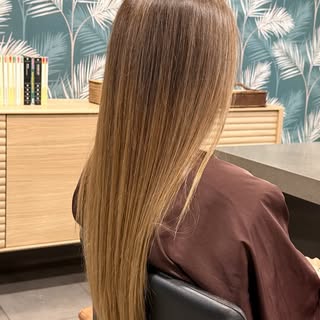 Me quemaron el pelo 🔥 y así lo recuperé ✨

En verano de 2023 me quemaron el pelo 😭
Estaba tan “chi