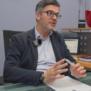 Resina, lace, CNC... troppa confusione sulle Trico-Protesi? 🤯

Non serve un interprete, serve l'esp