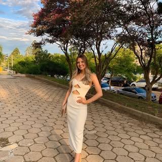 Enfim, Dermatologista 🎓

Depois de 9 anos de formação - 6 anos de graduação e 3 anos de residência 